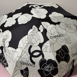 GWP CHANEL Black and White Camellia Print Umbrella